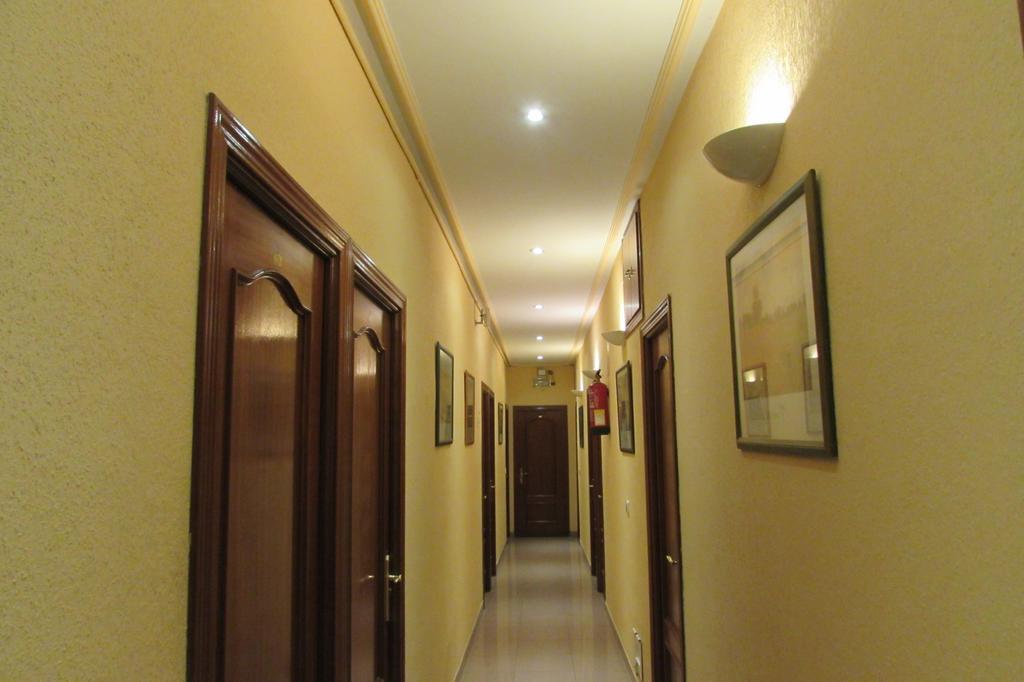 Hostal Prim Madryt Zewnętrze zdjęcie
