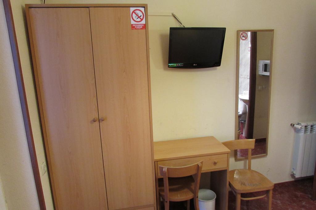 Hostal Prim Madryt Zewnętrze zdjęcie
