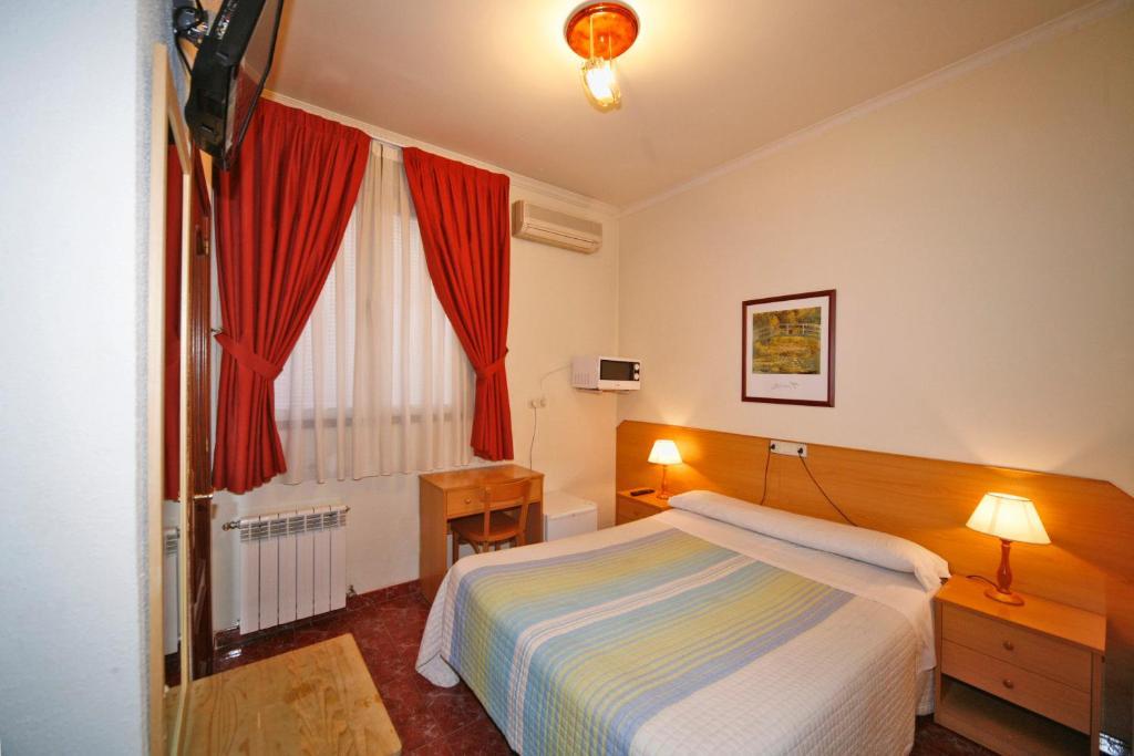 Hostal Prim Madryt Zewnętrze zdjęcie